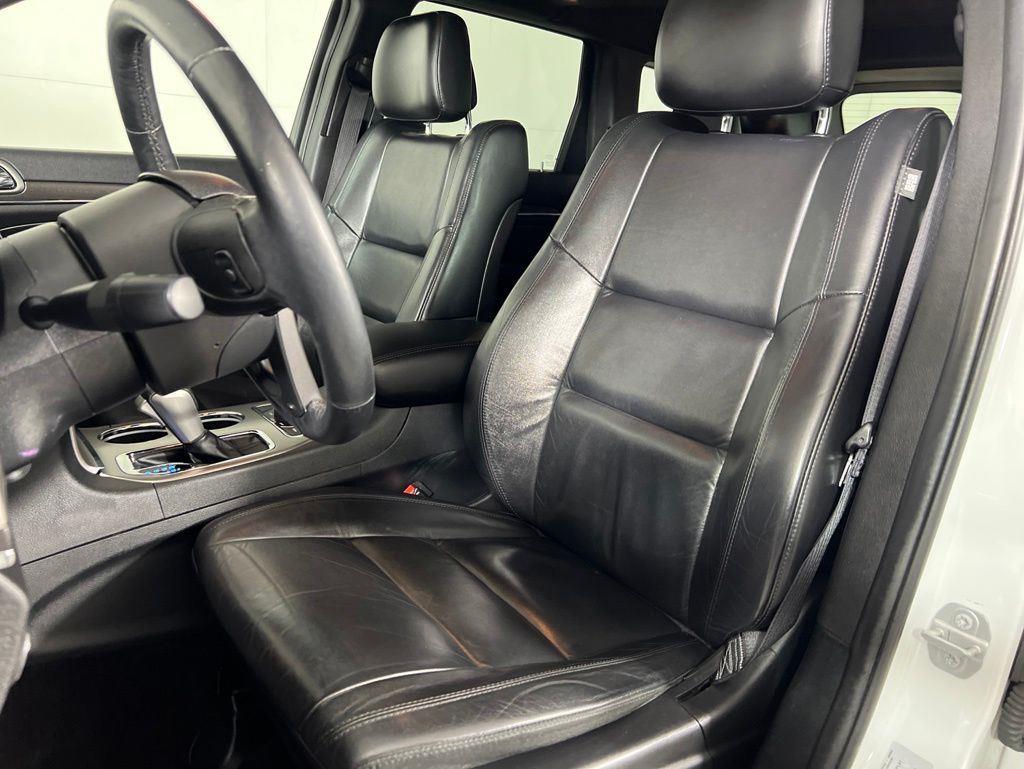 Used 2018 Bright White Clearcoat Jeep Limited image 13