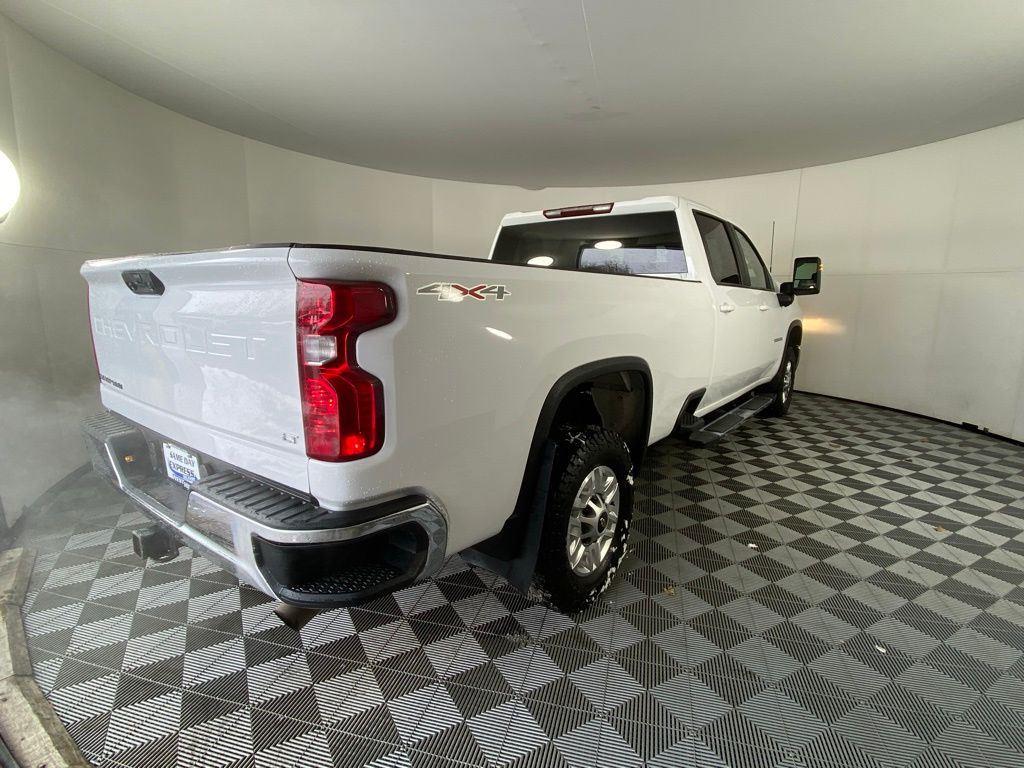 Used 2024 Summit White Chevrolet LT image 10