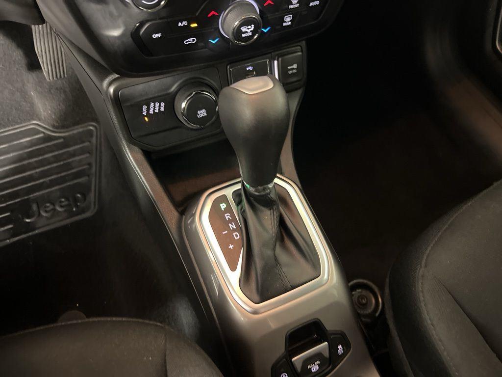Certified Used 2022 Slate Blue Pearlcoat Jeep Latitude image 19