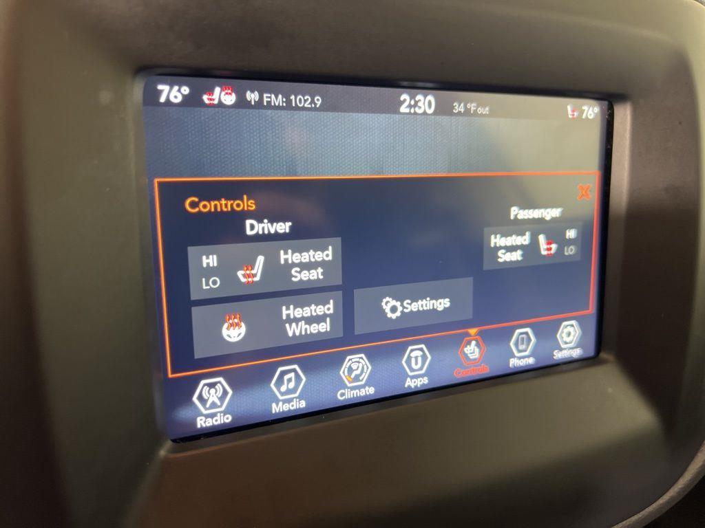 Used 2019 White Clearcoat Jeep Latitude image 21