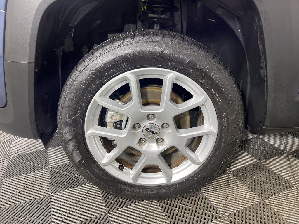 Certified Used 2022 Slate Blue Pearlcoat Jeep Latitude image 24