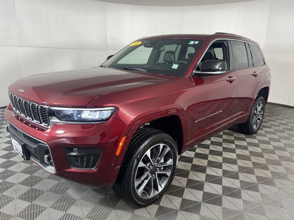 Certified Used 2024 Velvet Red Pearlcoat Jeep Overland image 5