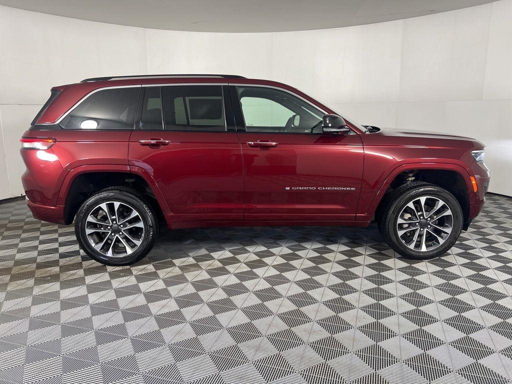 Certified Used 2024 Velvet Red Pearlcoat Jeep Overland image 10
