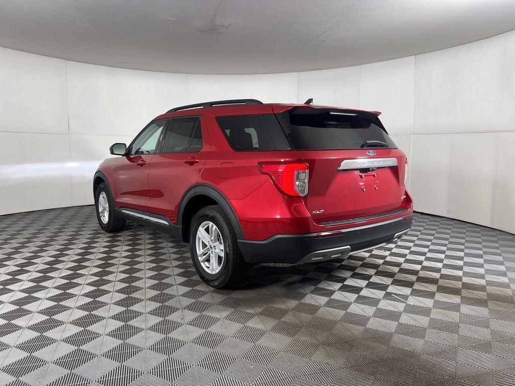 Used 2024 Red Metallic Ford XLT image 6