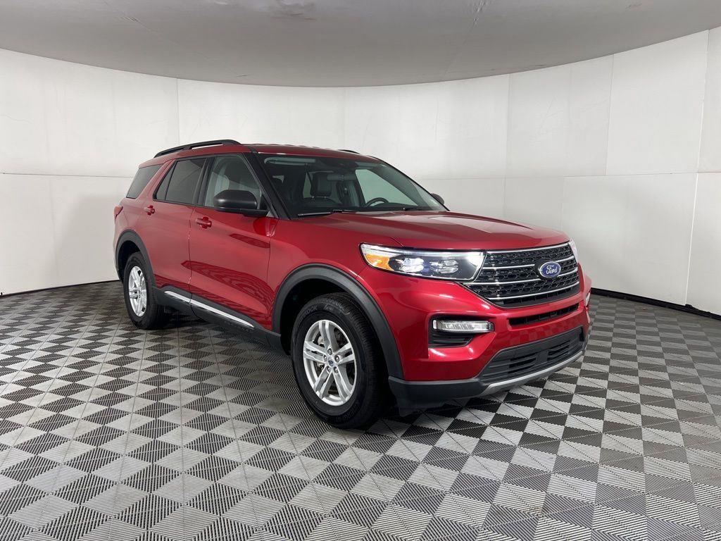 Used 2024 Red Metallic Ford XLT image 9