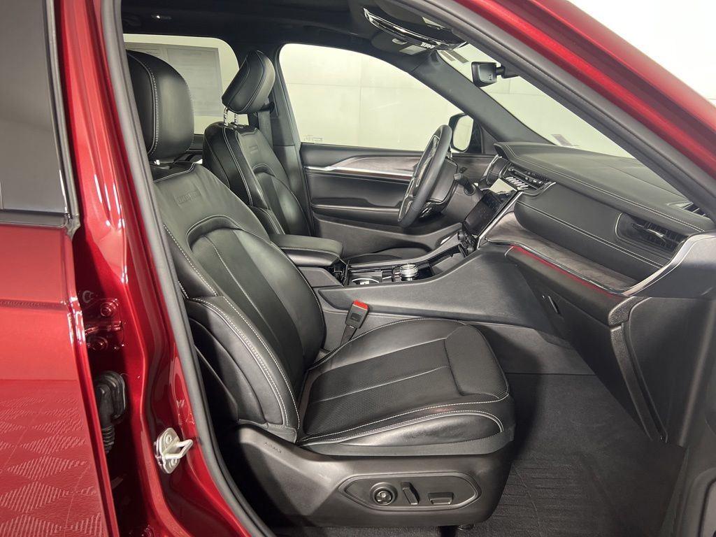 Certified Used 2024 Velvet Red Pearlcoat Jeep Overland image 21