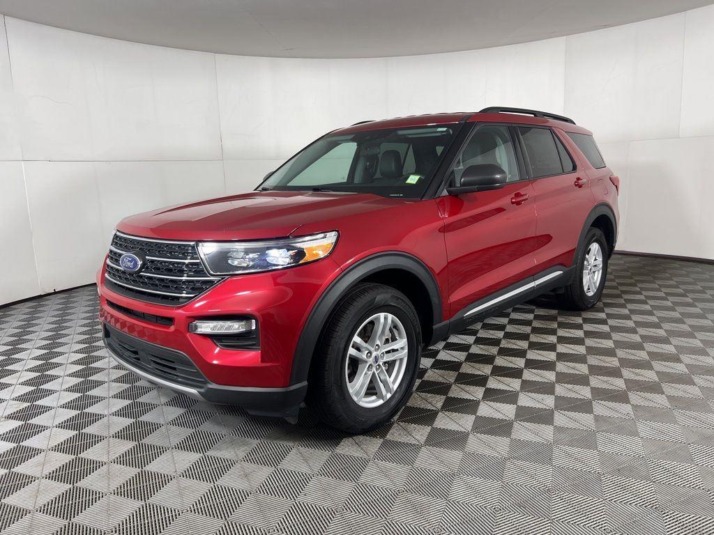 Used 2024 Red Metallic Ford XLT image 5