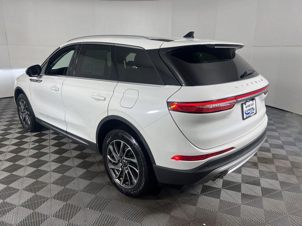 Used 2020 White Lincoln Standard image 9