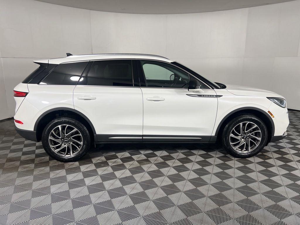 Used 2020 White Lincoln Standard image 10
