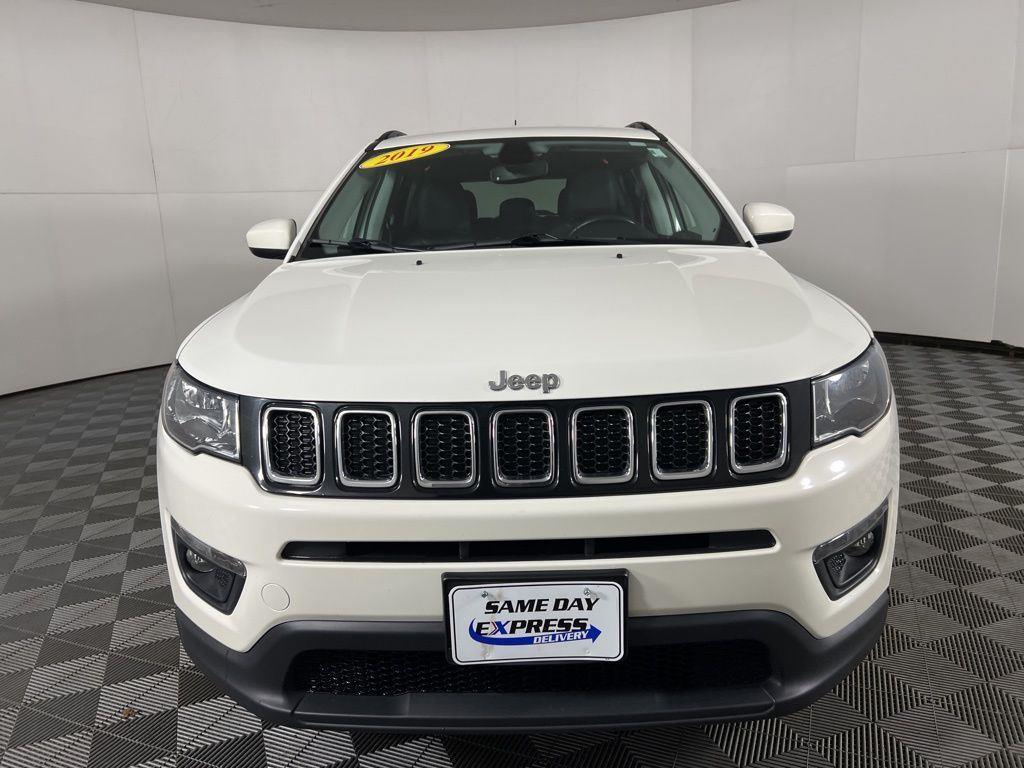 Used 2019 White Clearcoat Jeep Latitude image 3