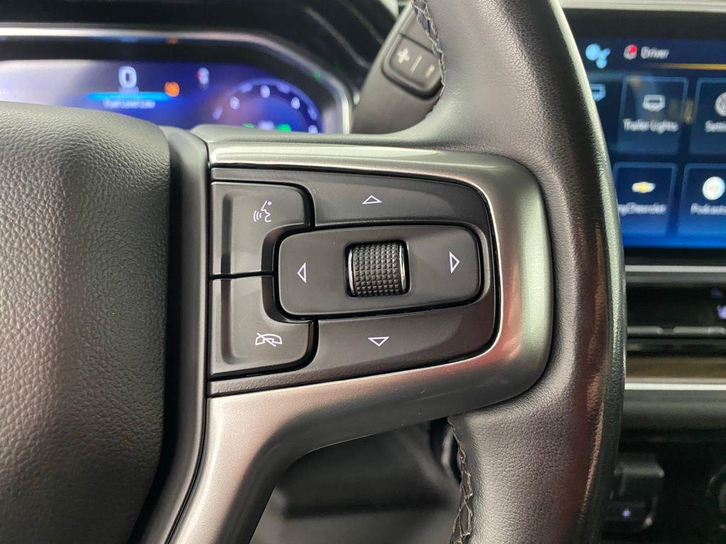 Used 2024 Summit White Chevrolet LT image 18