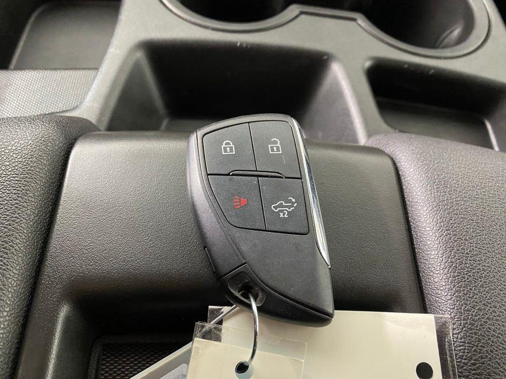 Used 2024 Summit White Chevrolet LT image 24