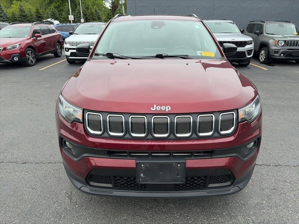 Certified Used 2022 Velvet Red Pearlcoat Jeep Latitude image 3