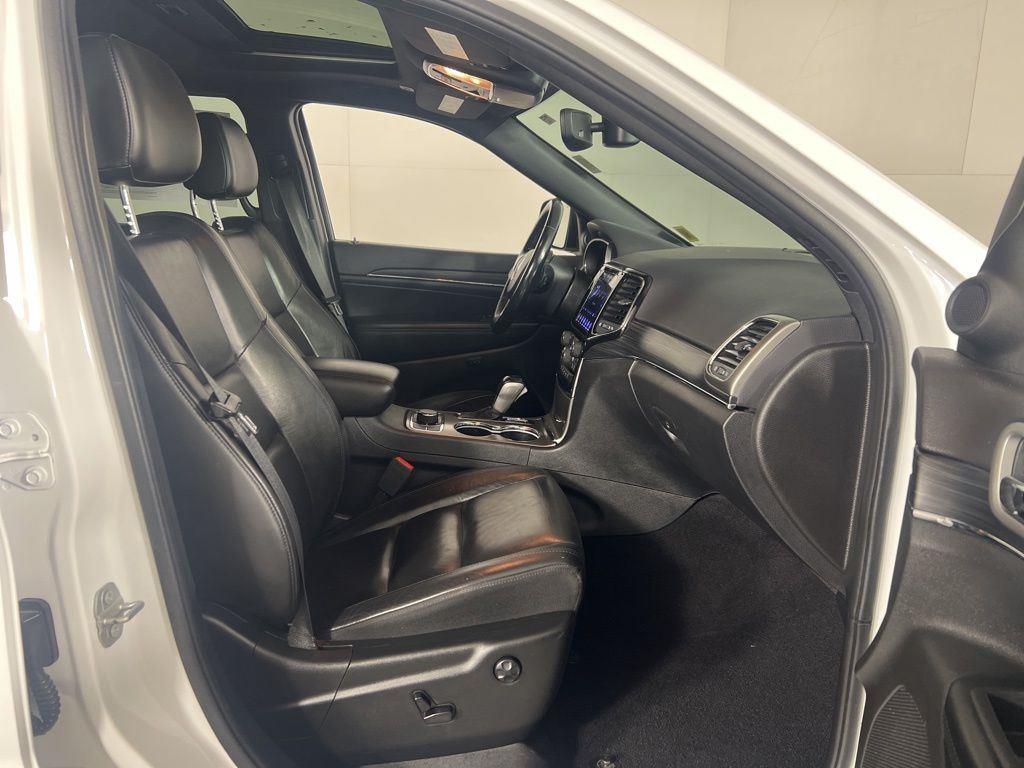 Used 2020 Bright White Clearcoat Jeep Limited image 16