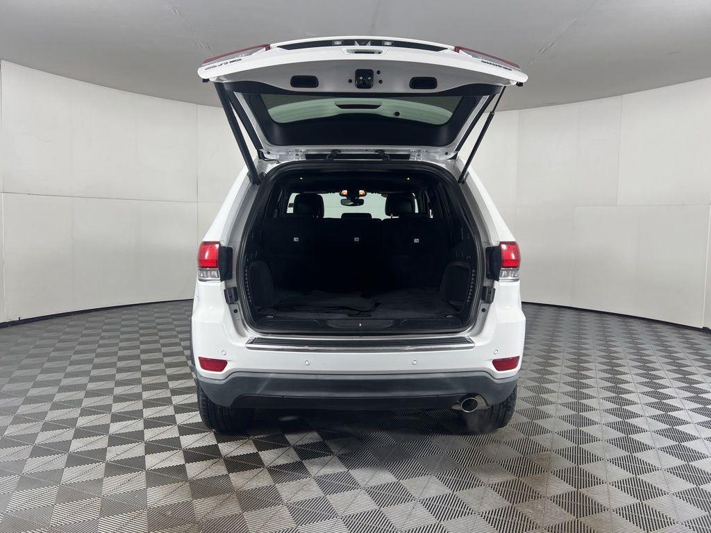 Used 2020 Bright White Clearcoat Jeep Limited image 27