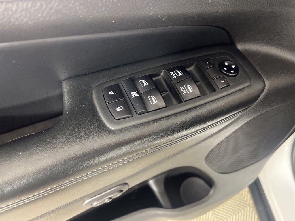 Used 2020 Bright White Clearcoat Jeep Limited image 13