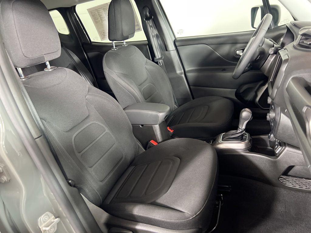 Certified Used 2022 Sting-Gray Clearcoat Jeep Latitude image 14