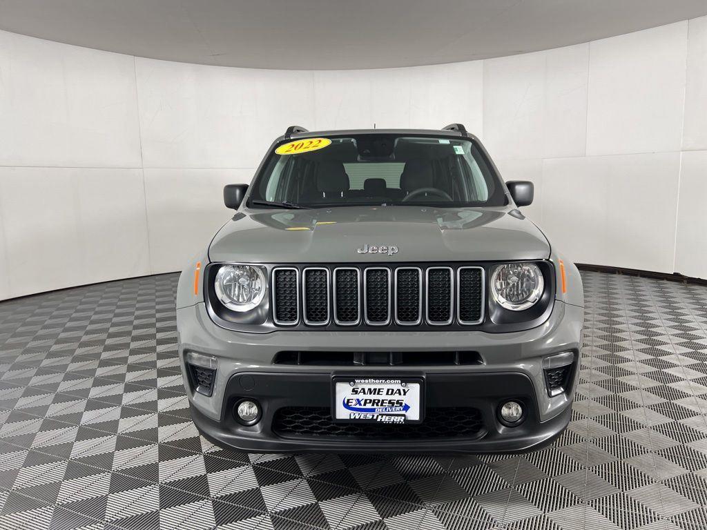 Certified Used 2022 Sting-Gray Clearcoat Jeep Latitude image 3