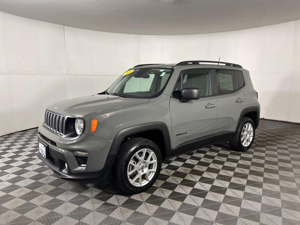 Certified Used 2022 Sting-Gray Clearcoat Jeep Latitude image 10