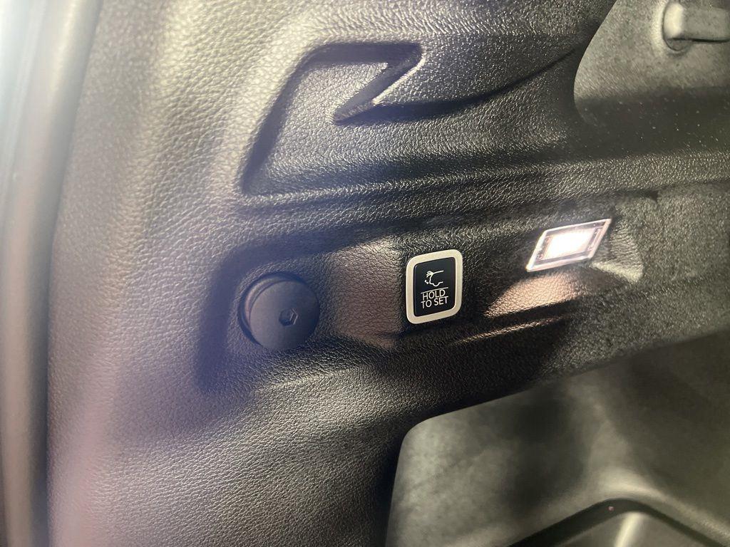 Used 2025 Diamond Black Crystal Pearlcoa Jeep Laredo image 24