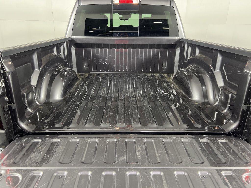 Used 2025 Crystal Metallic Ram Tradesman image 19