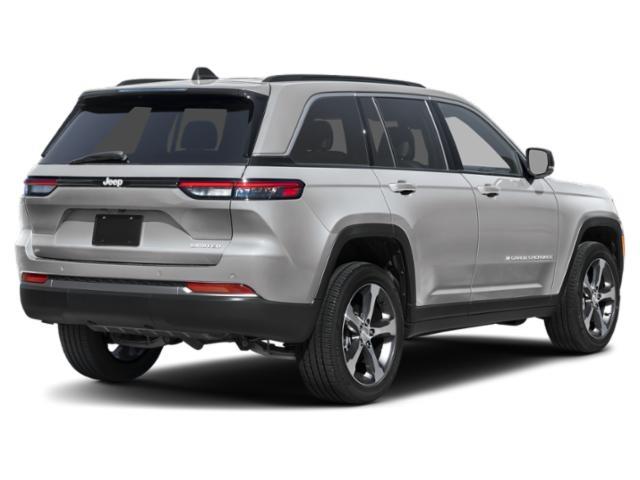 Used 2026 Silver Zynith Jeep Laredo Altitude image 12