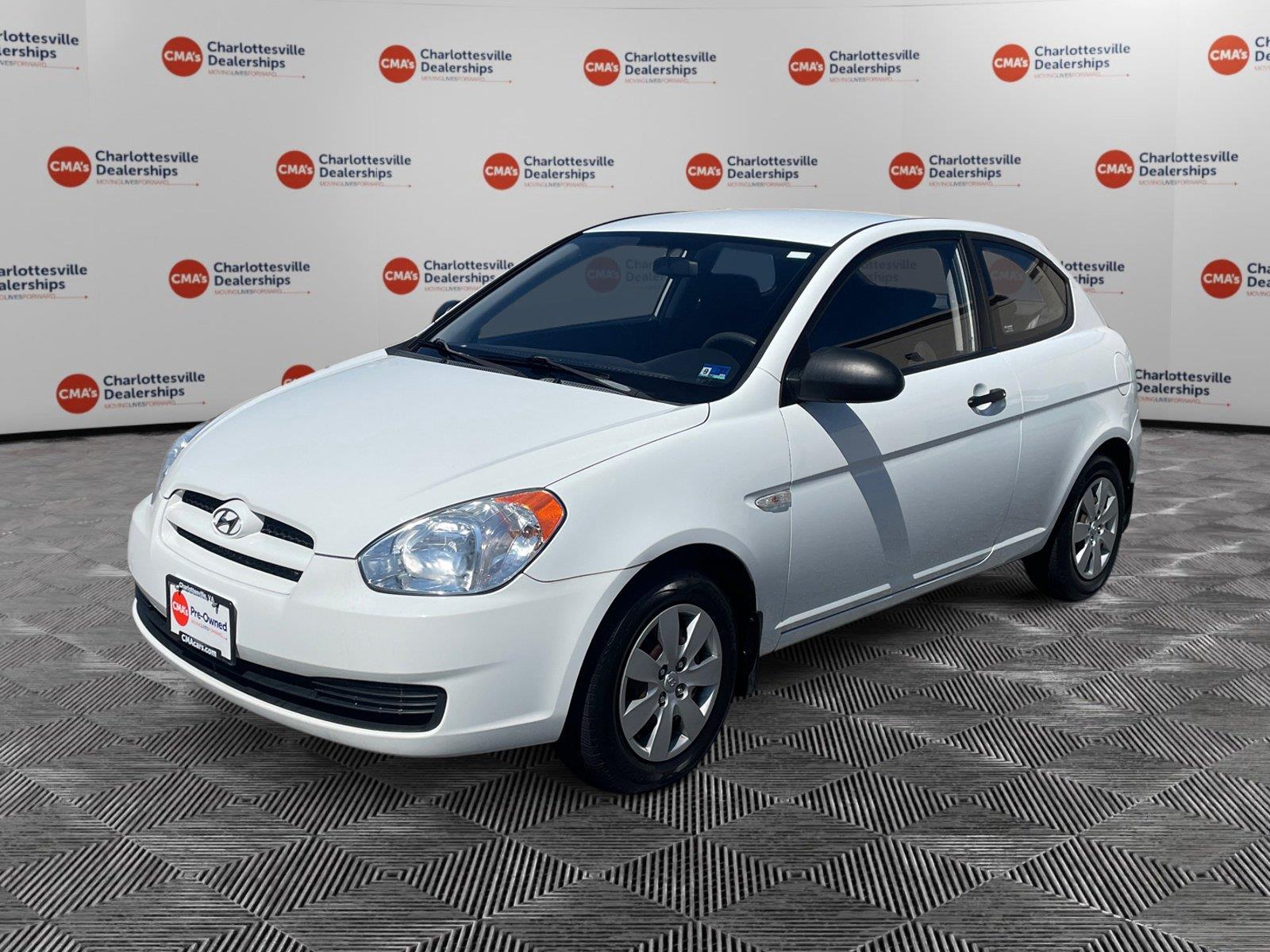 Nordic White 2009 Hyundai Accent Hatchback Front-Wheel Drive Automatic
