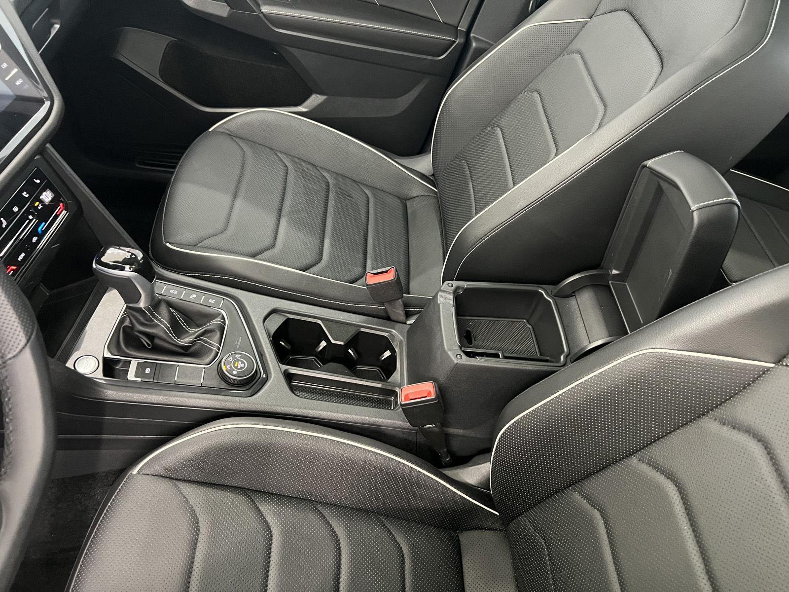 2024 Volkswagen Tiguan SEL R-LINE - Photo 23