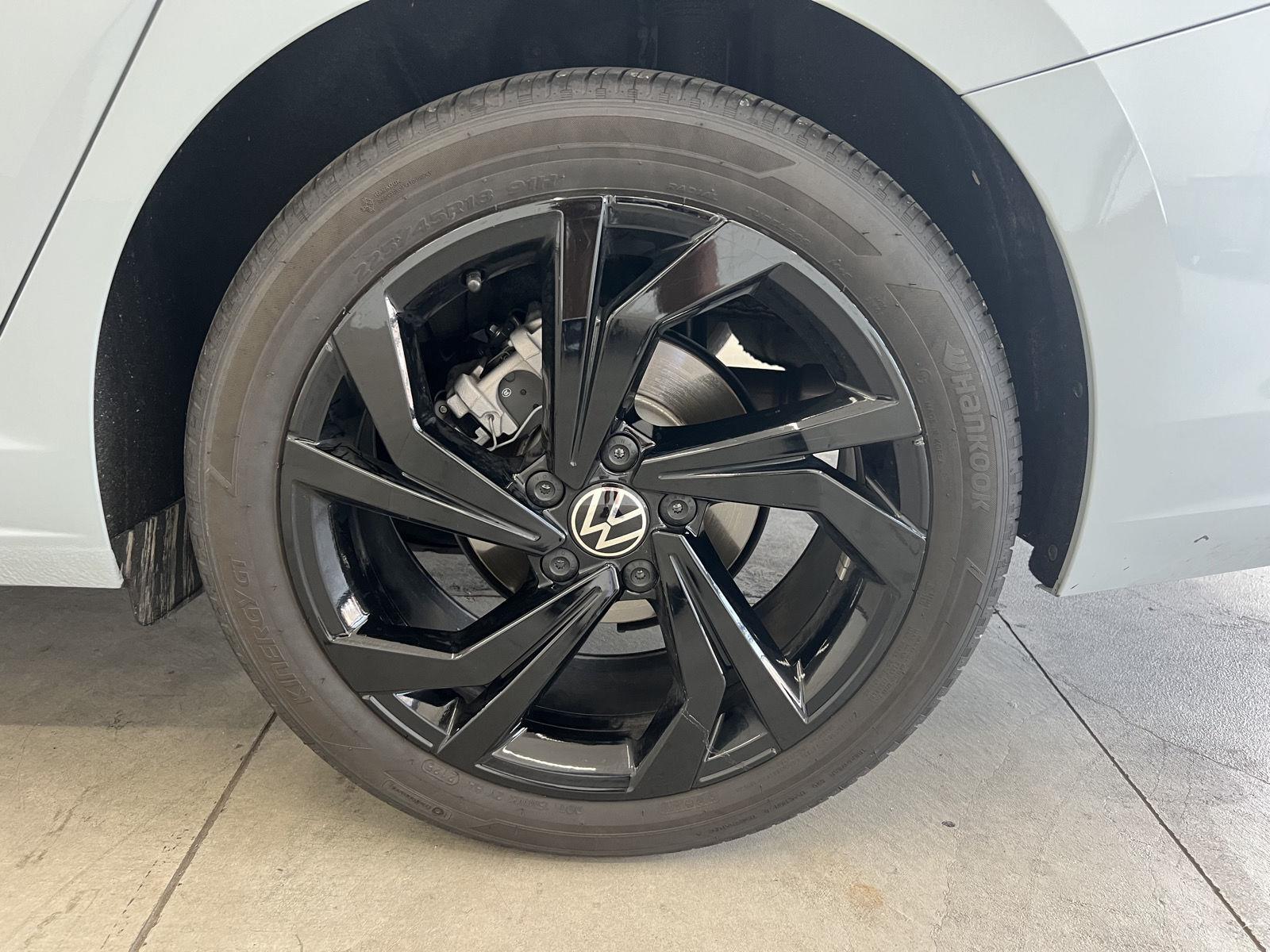 2026 Volkswagen Jetta SE - Photo 10