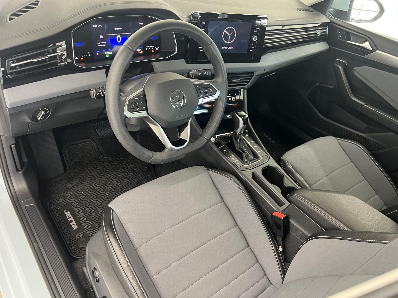 2026 Volkswagen Jetta SE - Photo 13