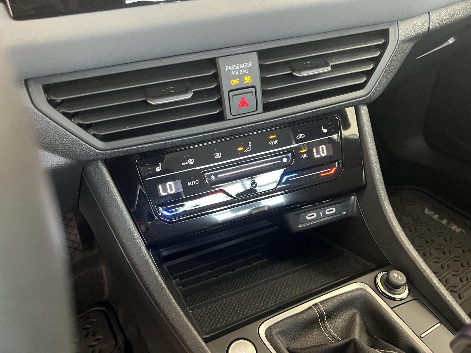 2026 Volkswagen Jetta SE - Photo 18
