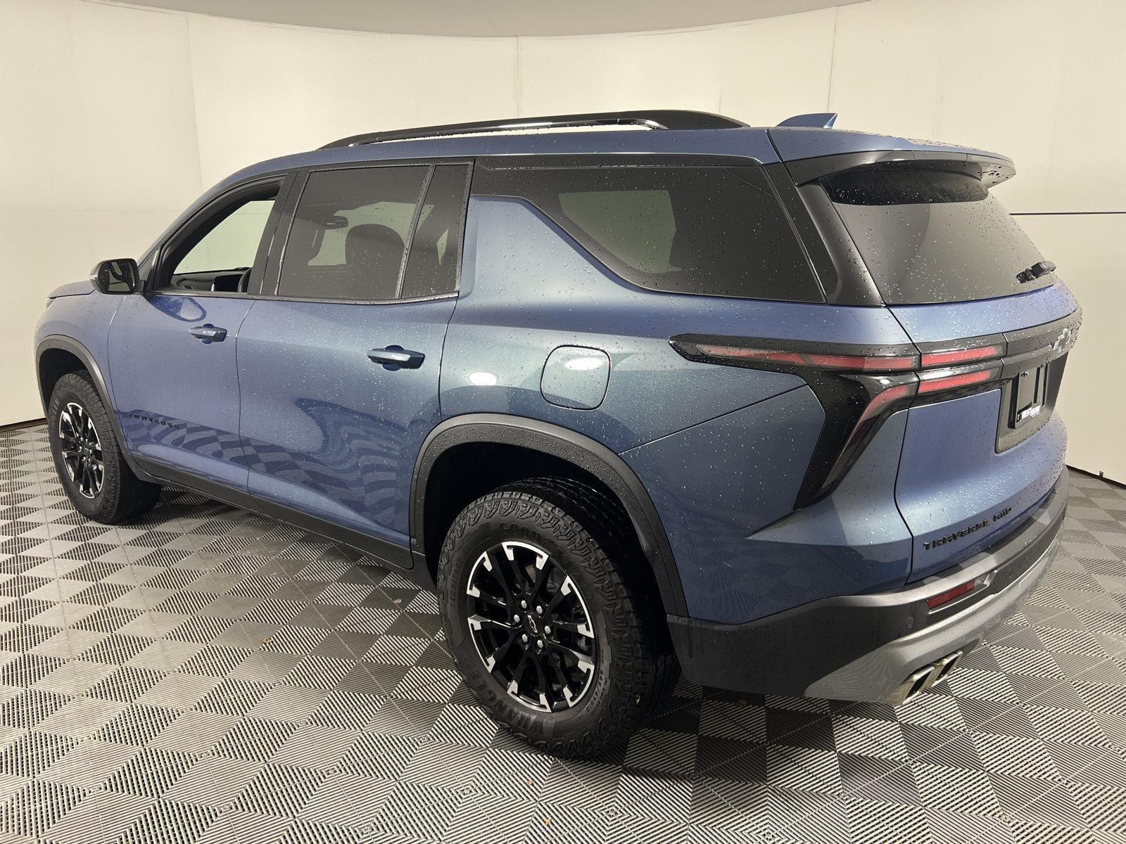 Used 2025 Lakeshore Blue Chevrolet Z71 image 8