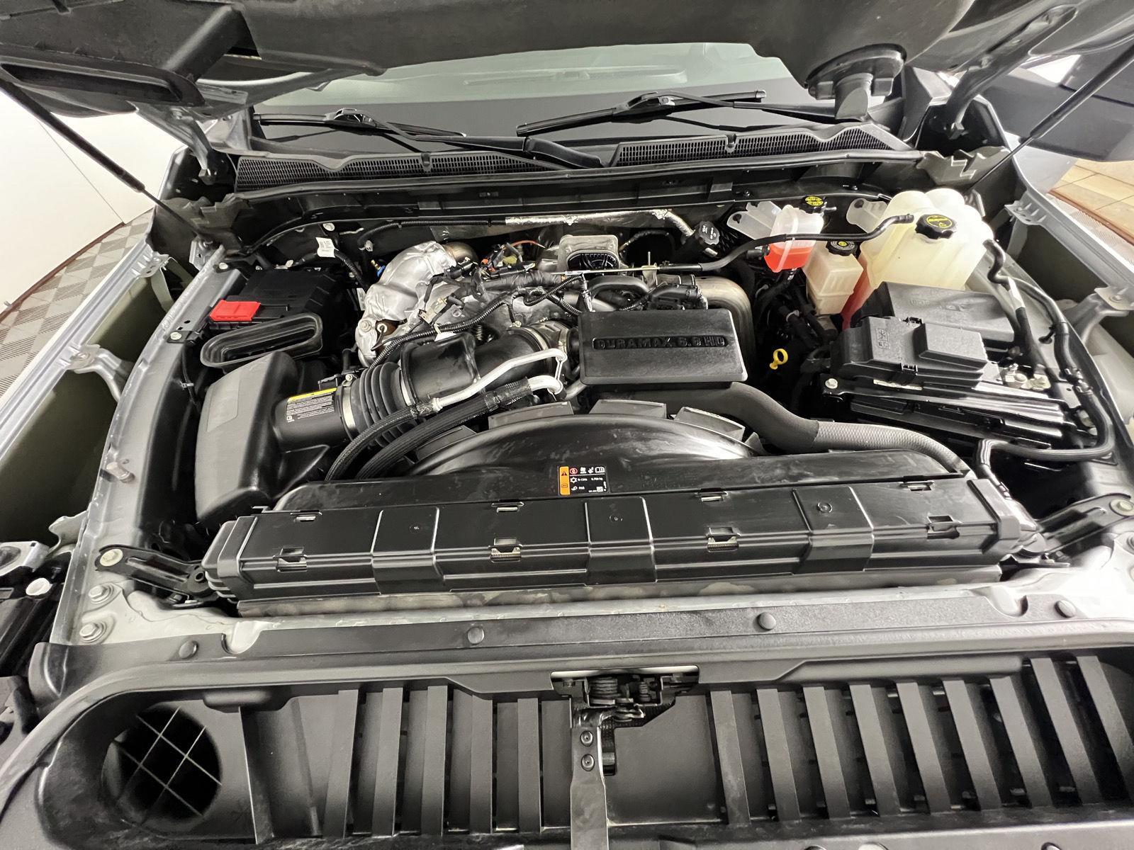Used 2025 Sterling Metallic GMC AT4 image 23
