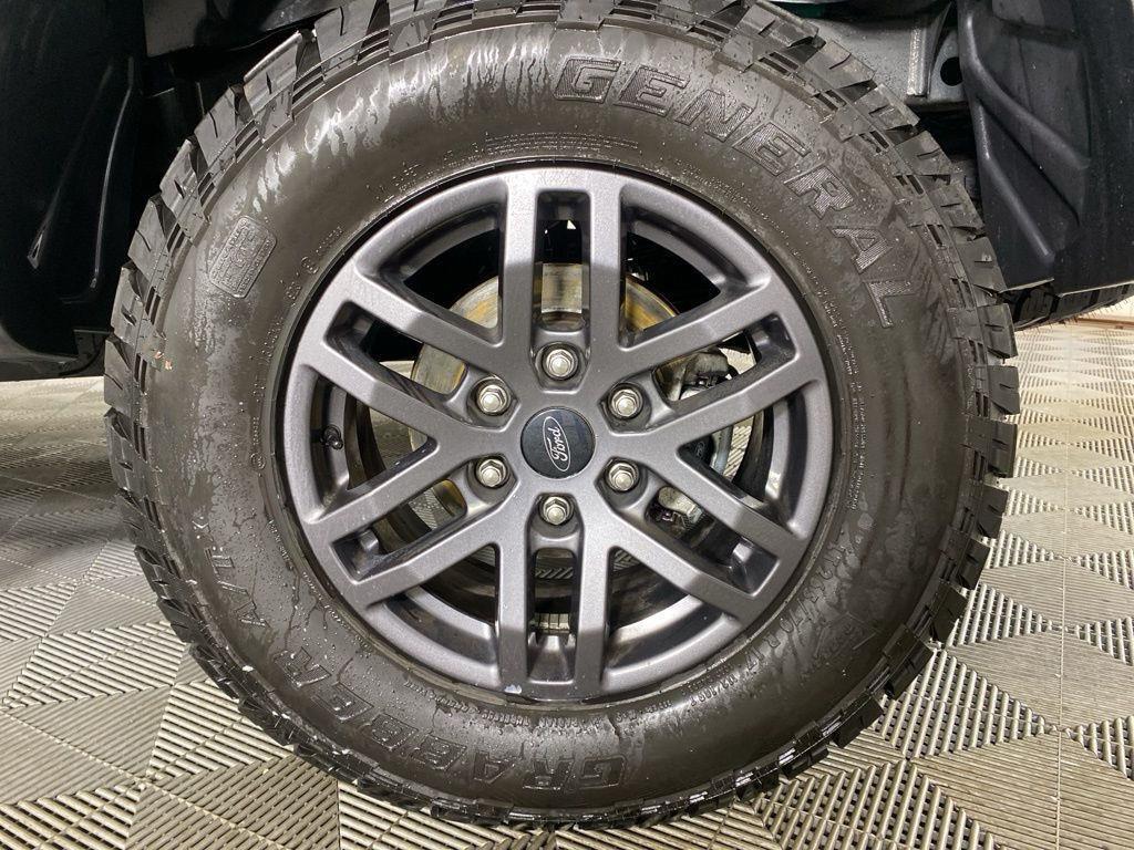 Used 2023 Cactus Gray Ford XLT image 11
