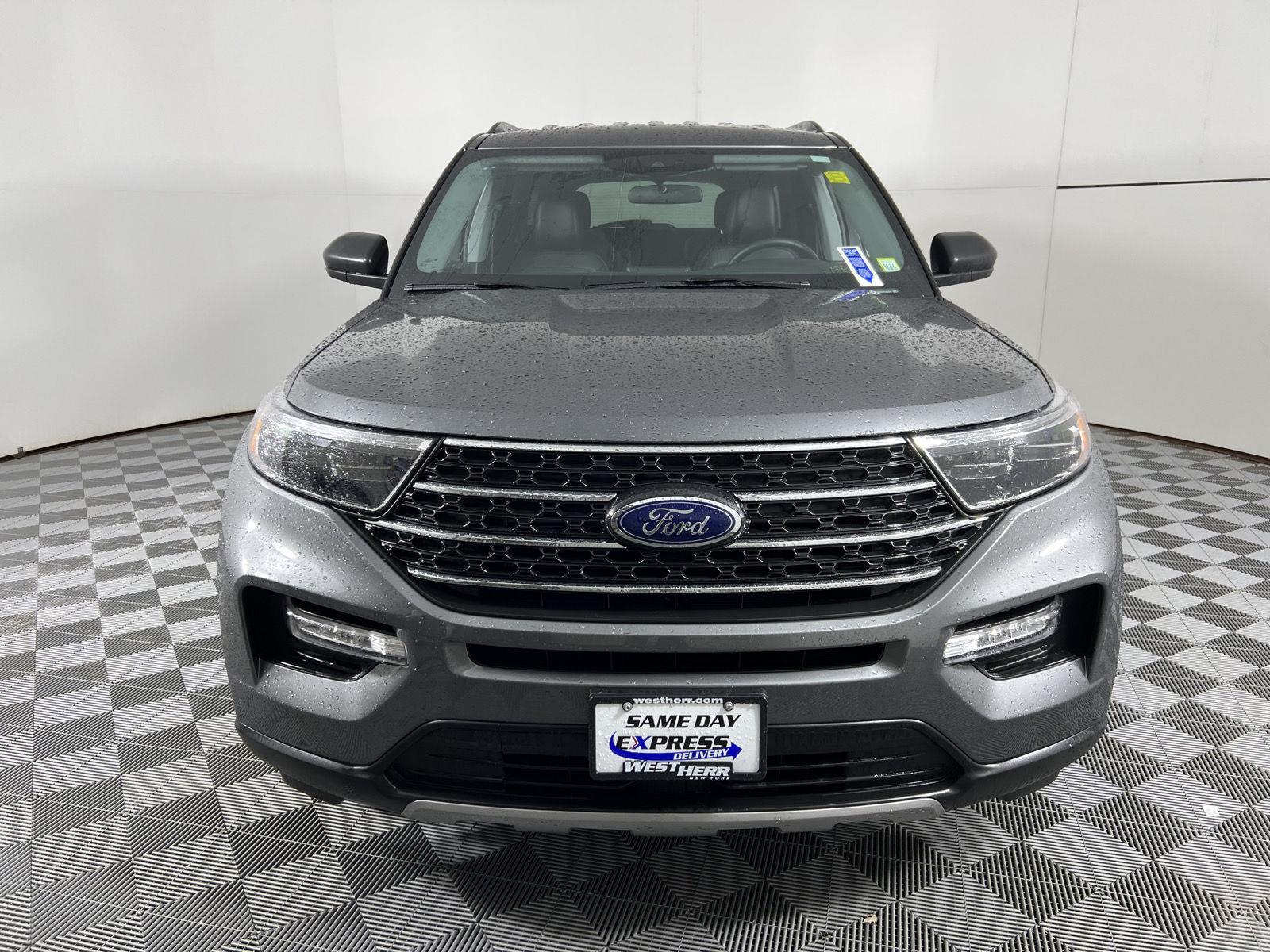Used 2023 Gray Metallic Ford XLT image 5