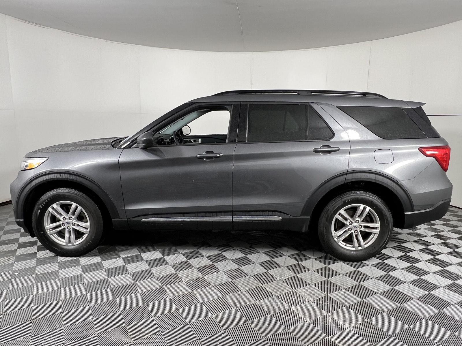 Used 2023 Gray Metallic Ford XLT image 7