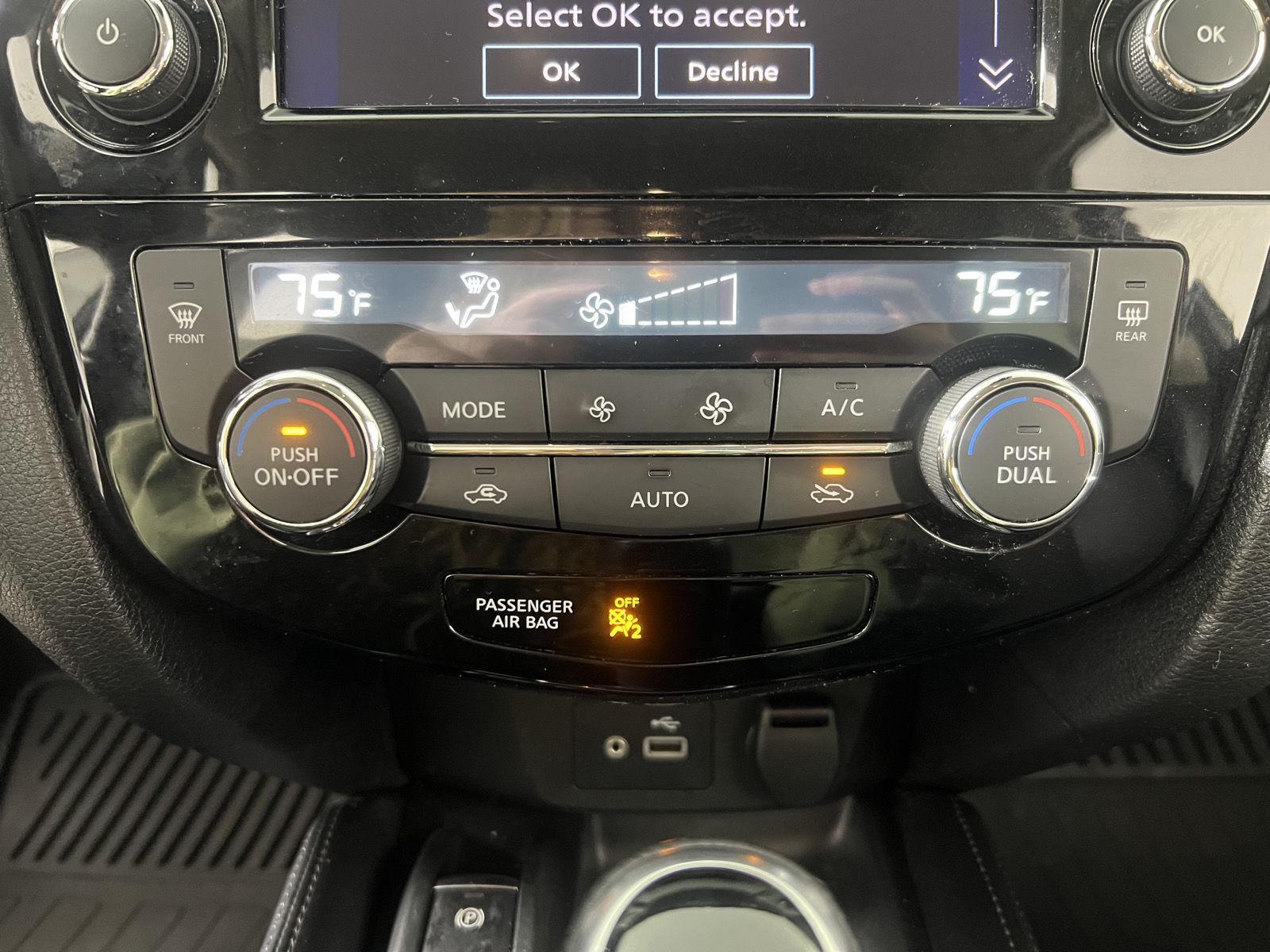 Used 2019 Gun Metallic Nissan SL image 19