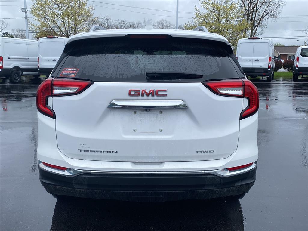 Used 2024 Summit White GMC SLT image 9