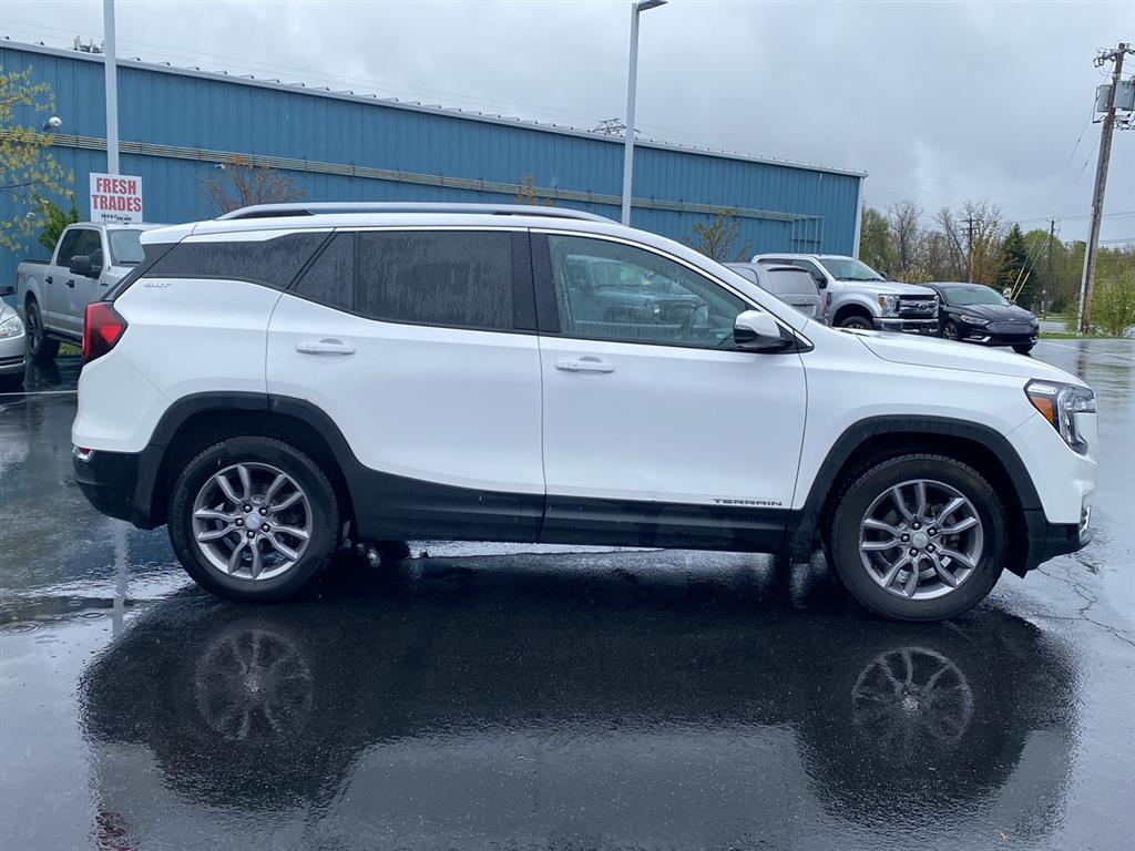 Used 2024 Summit White GMC SLT image 11