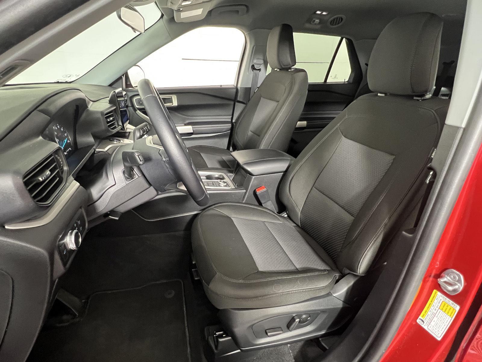 Certified Used 2022 Rapid Red Metallic Tinted Clearcoat Ford XLT image 2