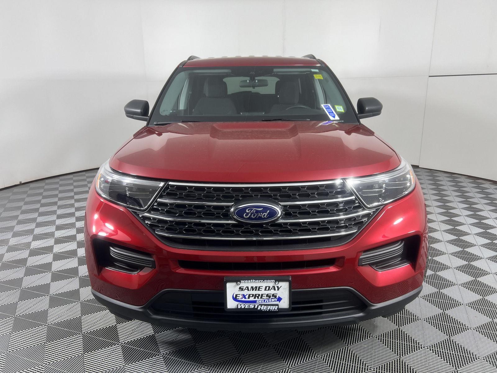 Certified Used 2022 Rapid Red Metallic Tinted Clearcoat Ford XLT image 5