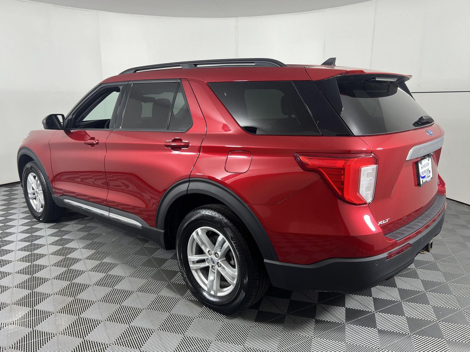 Certified Used 2022 Rapid Red Metallic Tinted Clearcoat Ford XLT image 8