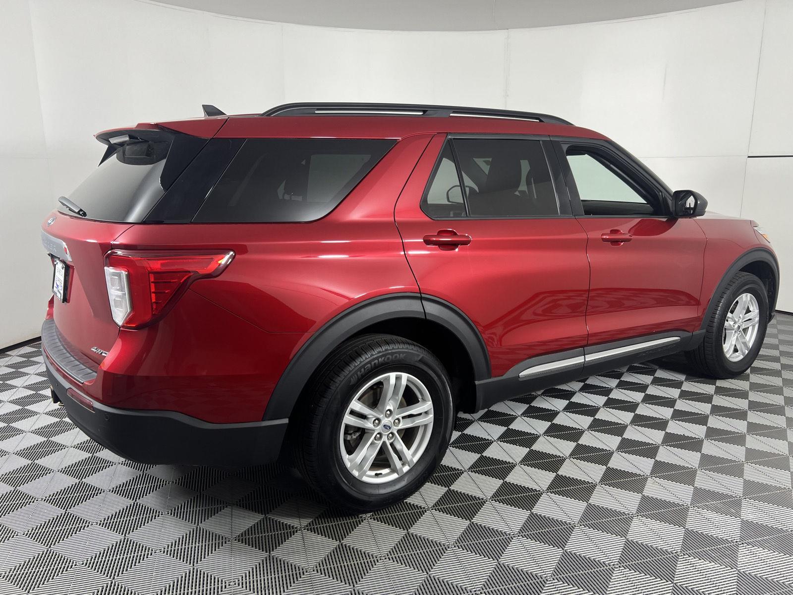 Certified Used 2022 Rapid Red Metallic Tinted Clearcoat Ford XLT image 10