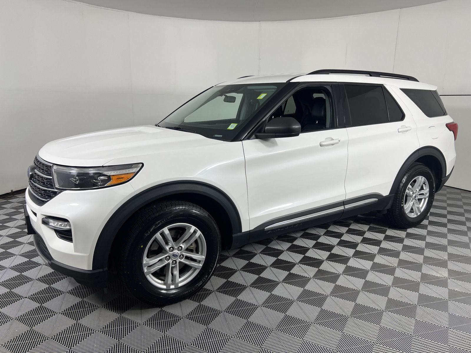 Used 2022 Star White Metallic Tri-Coat Ford XLT image 6