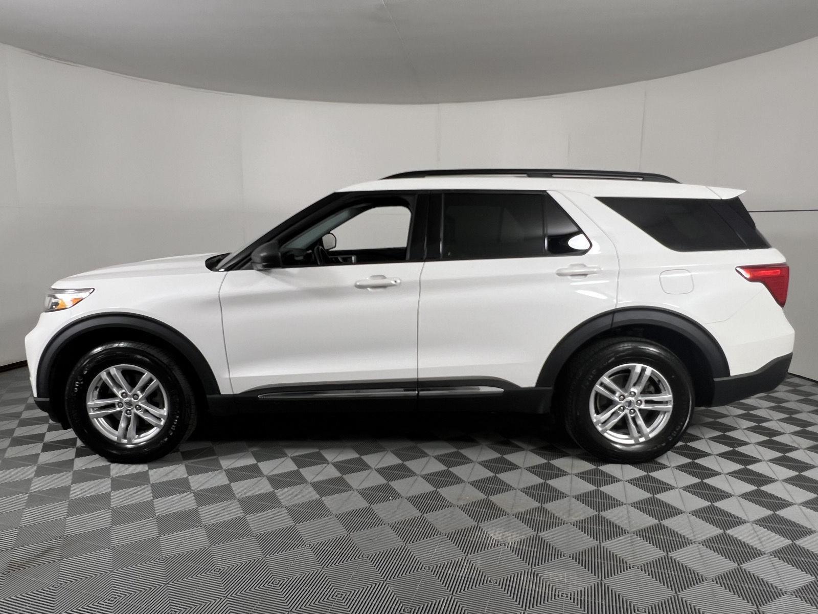 Used 2022 Star White Metallic Tri-Coat Ford XLT image 7