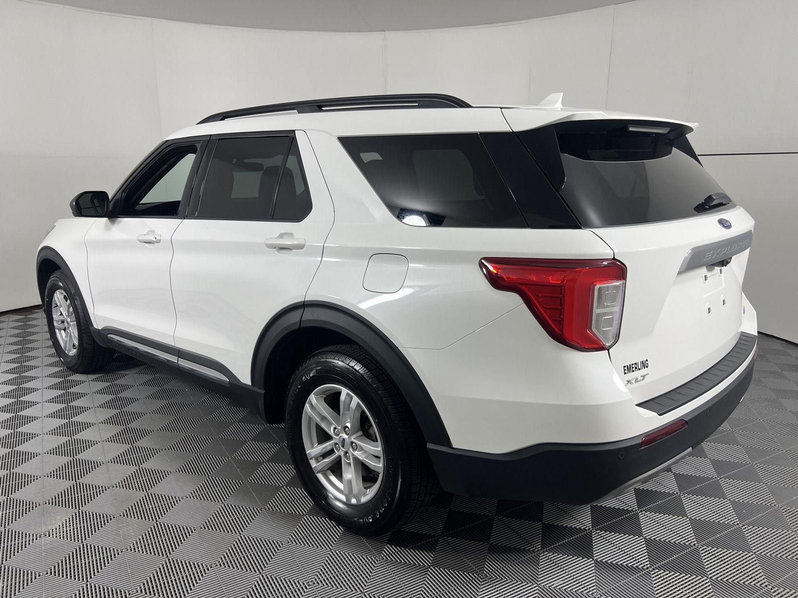 Used 2022 Star White Metallic Tri-Coat Ford XLT image 8