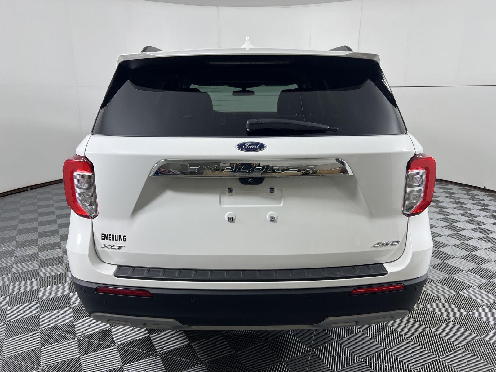 Used 2022 Star White Metallic Tri-Coat Ford XLT image 9