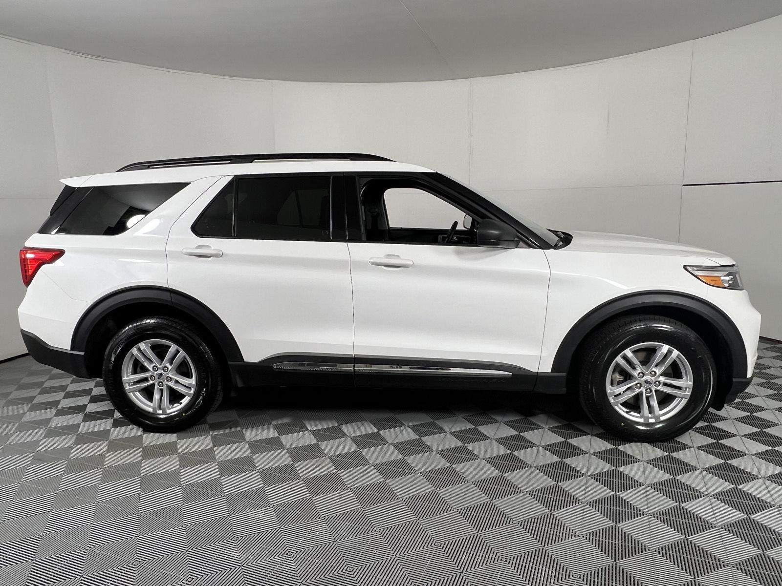 Used 2022 Star White Metallic Tri-Coat Ford XLT image 11