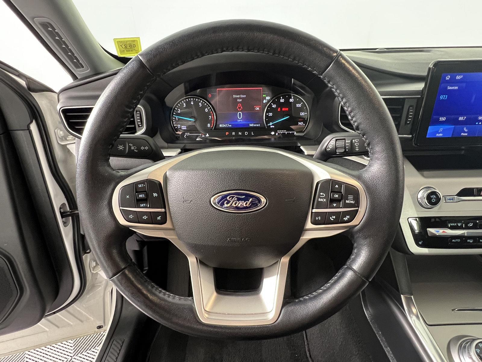 Used 2022 Star White Metallic Tri-Coat Ford XLT image 13