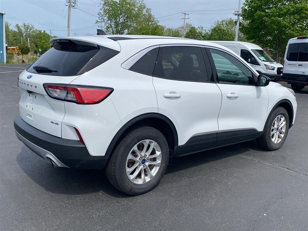 Used 2022 Oxford White Ford SE image 10